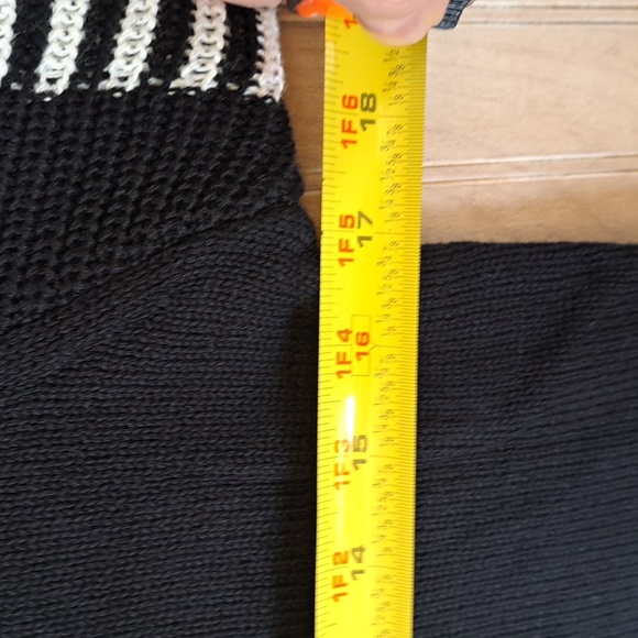 Black Knit Sweater Top w/ Striped Trim Short Sleeve Stylish Lightweight - Picture 6 of 9